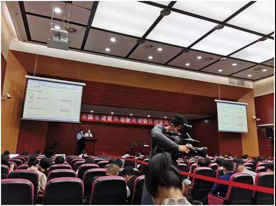 厦门土拍: 一半是海水 一半是火焰