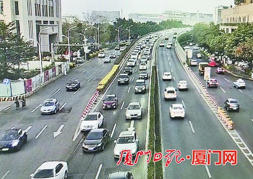 厦门商圈户外景区车流量未见减少 出行请避开高峰期