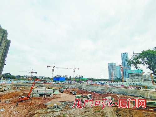 金林湾花园B期和三期项目建设热火朝天 楼栋拔地而起