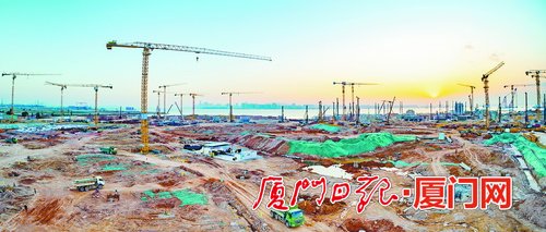 新会展中心首根工程桩入地 12月底完成主体施工60%