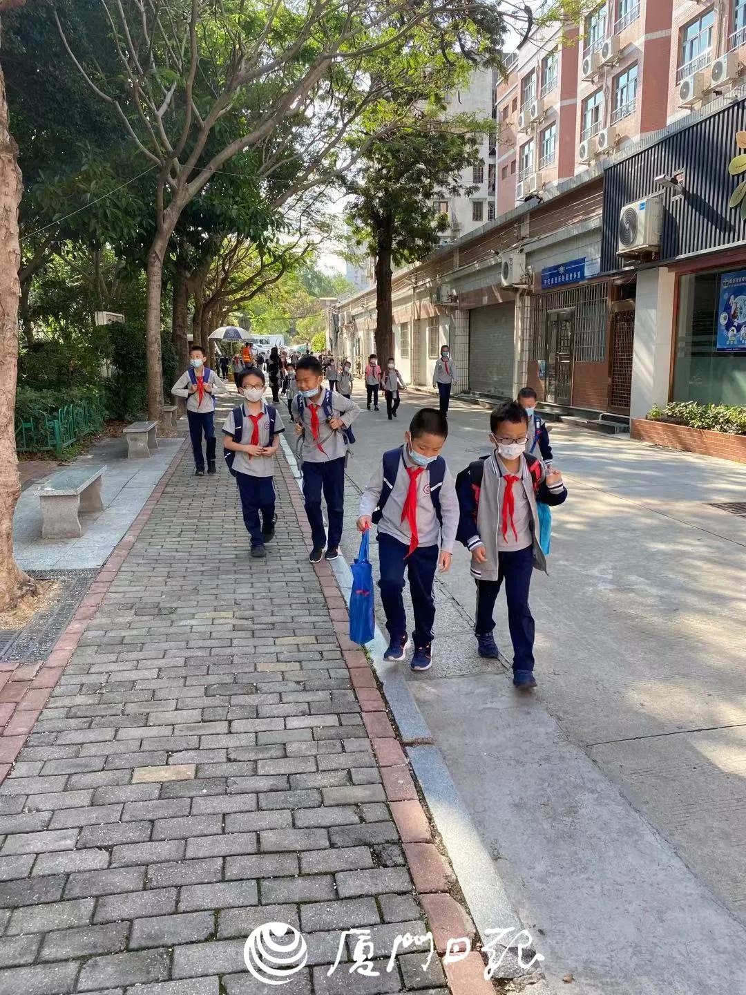 今起有校8:20上课!小升初学校招生/回户籍地报名方法…