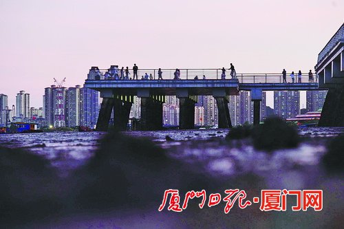 再热一天雨水来消暑 下周一厦门最高气温预计跌至30℃