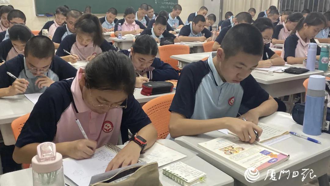 市教育局:学校不得要求或限制学生参加课后服务!