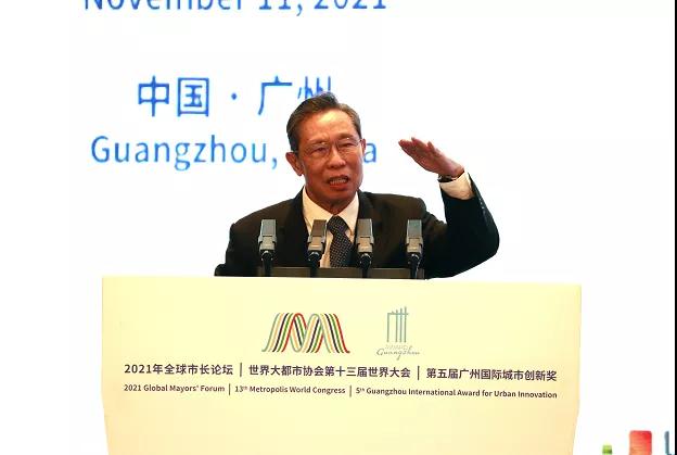 本土新增“57+18”!大连新增40例确诊!钟南山最新研判→