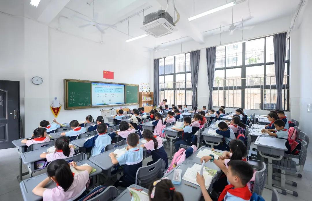 又有一个区要给中小学教室装空调!明年就安排上!