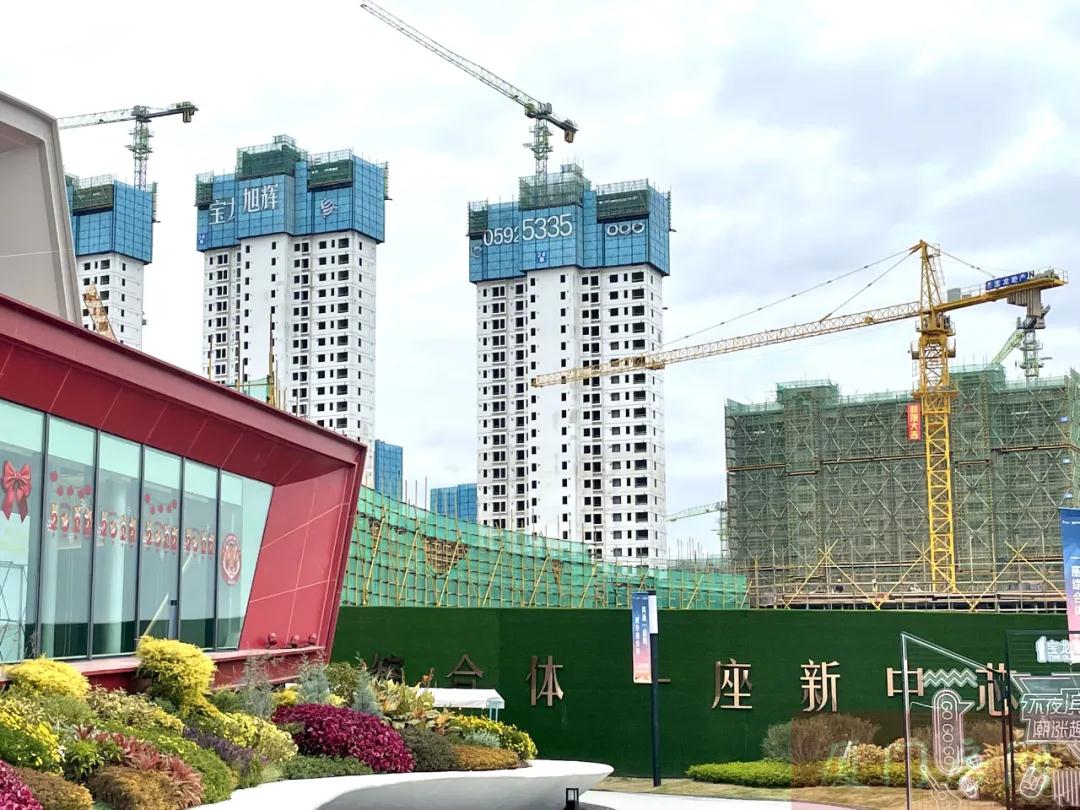 首付45万起!上车热盘!九年一贯制名校+巨无霸商业+…