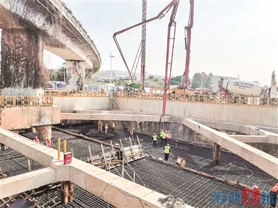 翔安大桥BRT高架桥桩基托换处隧道顶板混凝土浇筑完成